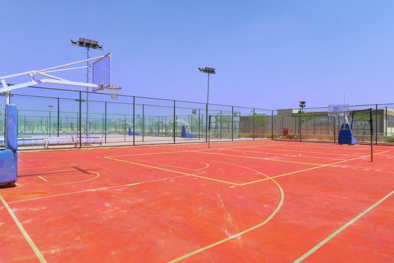 Tolip Gardens Hotel ไคโร ภายนอก รูปภาพ Basketball court