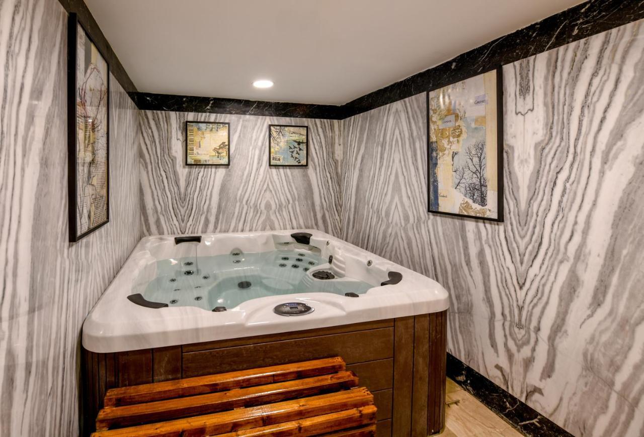 Tolip Gardens Hotel ไคโร ภายนอก รูปภาพ A hot tub