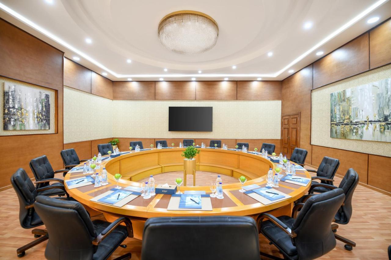 Tolip Gardens Hotel ไคโร ภายนอก รูปภาพ Boardroom